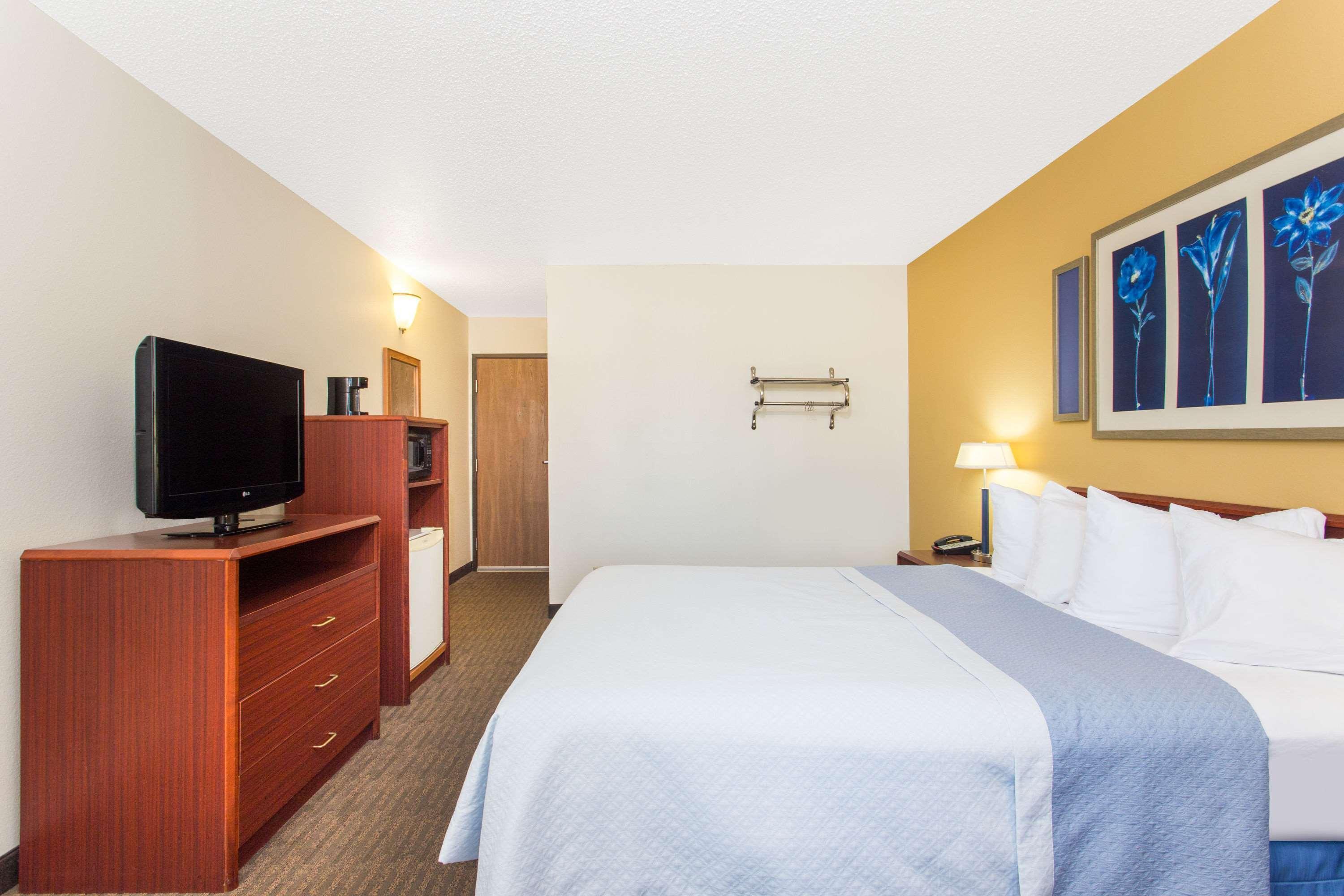 Days Inn By Wyndham Austin Exteriér fotografie