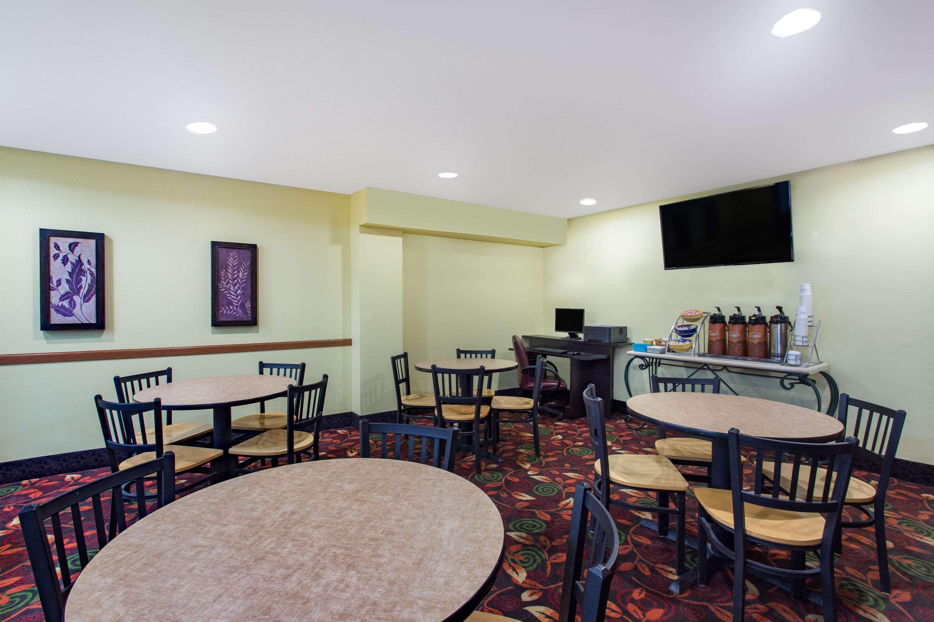 Days Inn By Wyndham Austin Exteriér fotografie