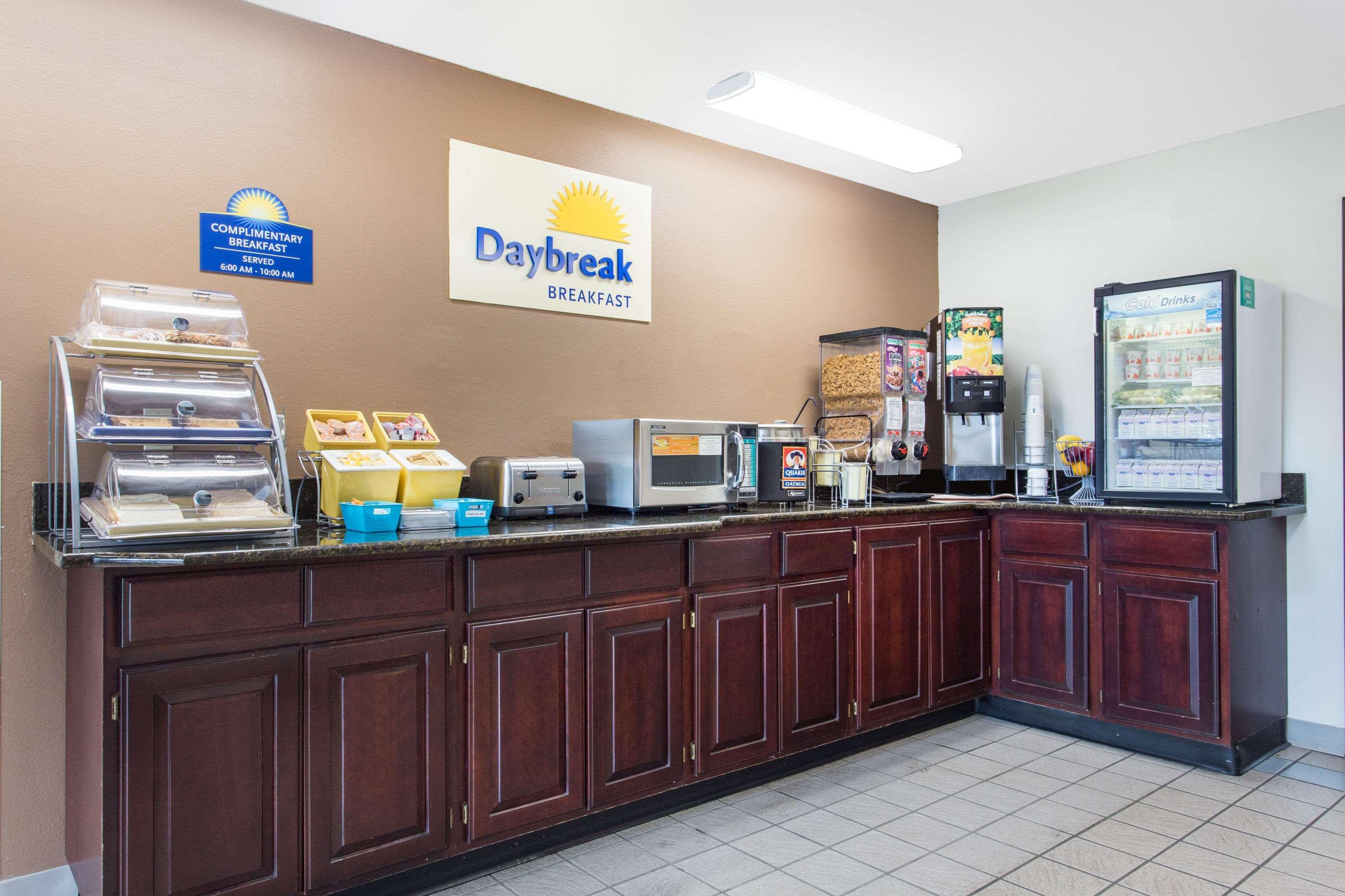 Days Inn By Wyndham Austin Exteriér fotografie