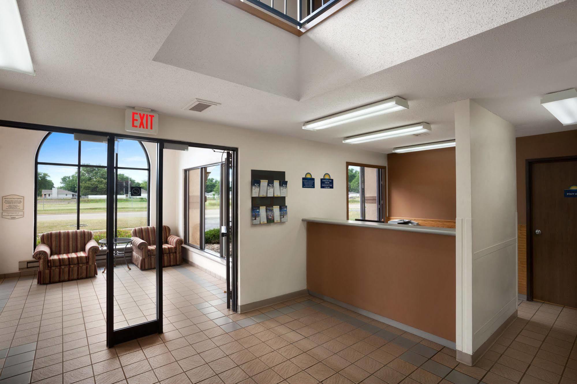 Days Inn By Wyndham Austin Exteriér fotografie