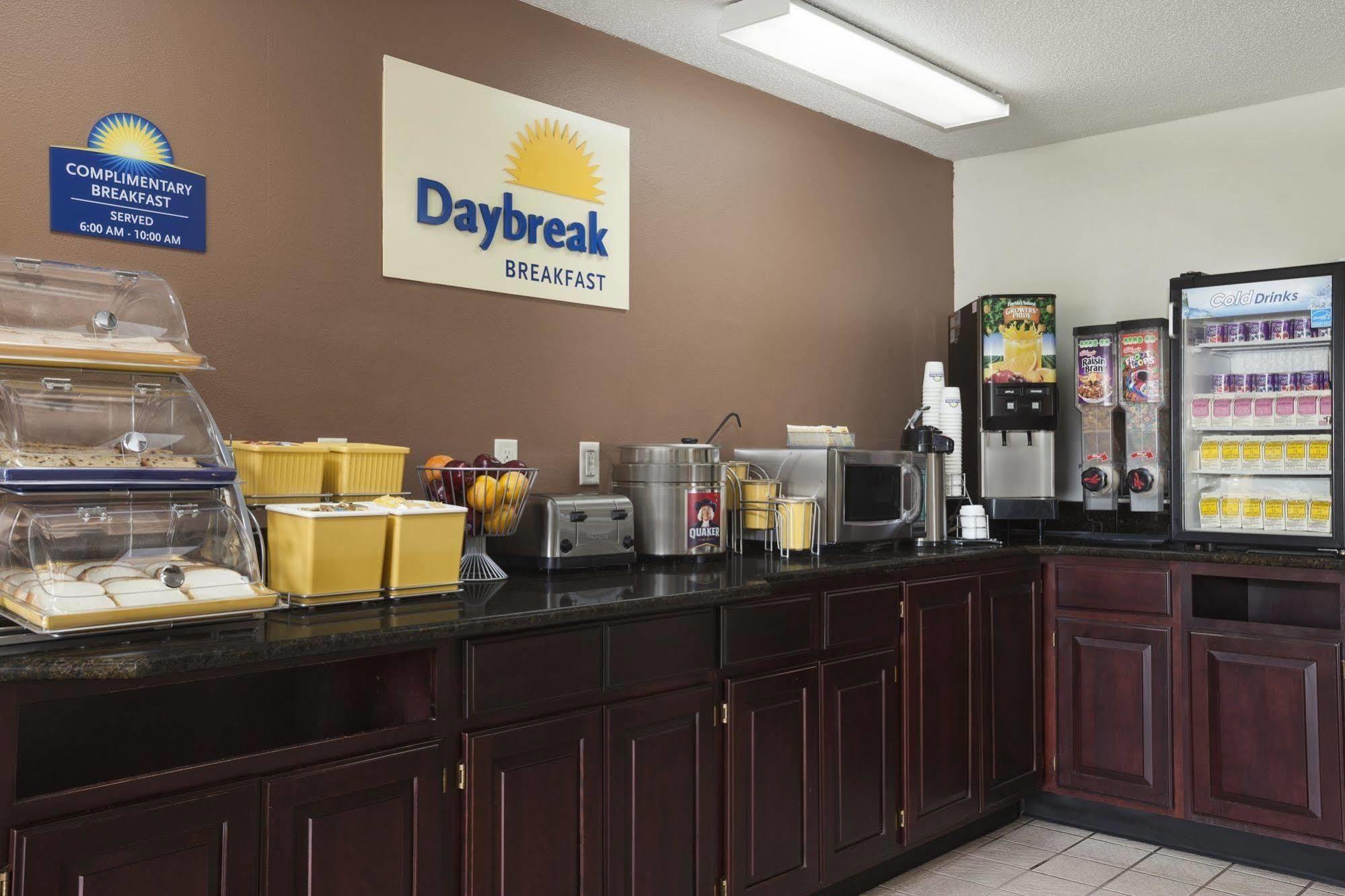 Days Inn By Wyndham Austin Exteriér fotografie